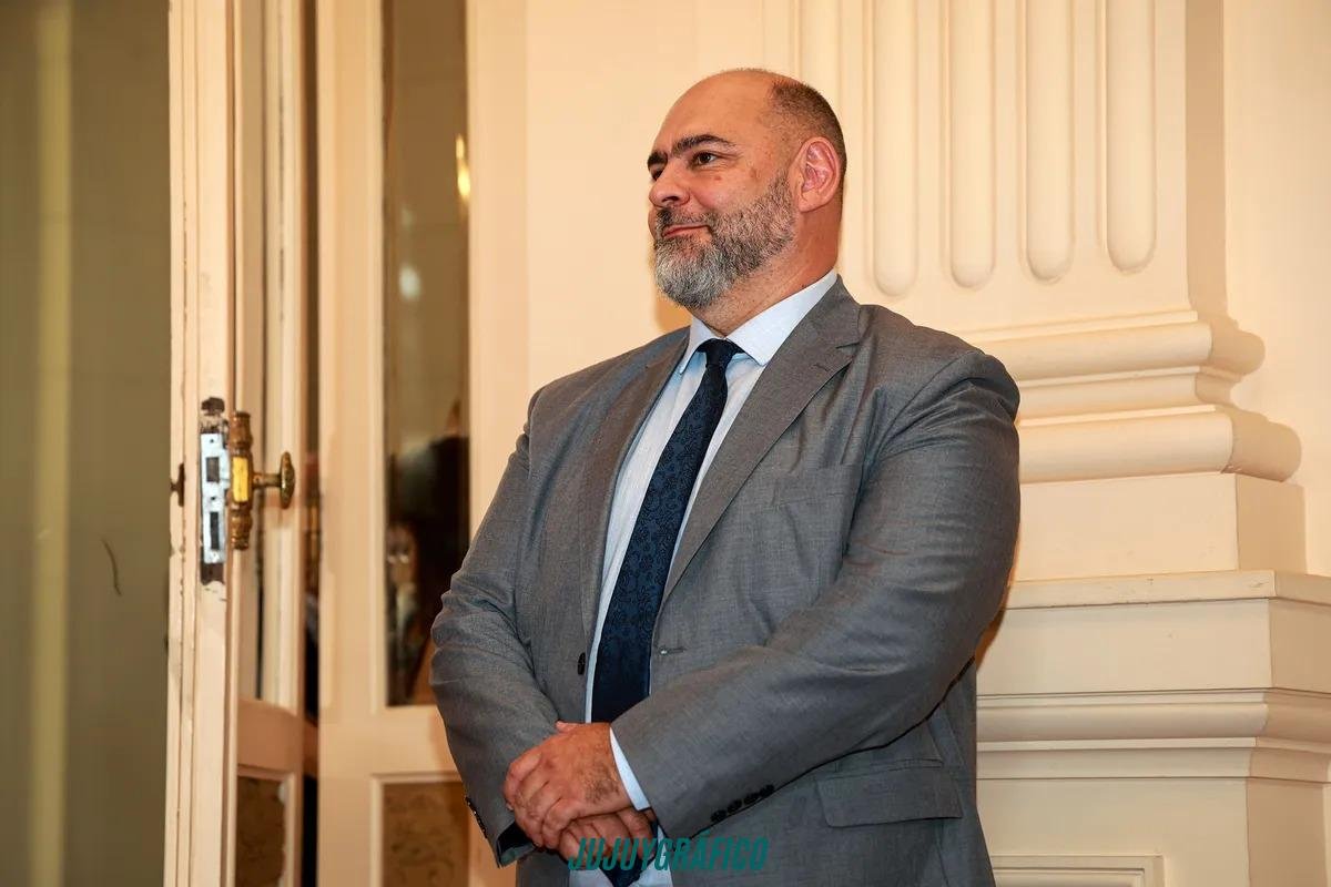 Gil Urquiola nuevo secretario de Seguridad tras el escándalo de los sueldos VIP que eyectó a Pulleiro 04 Gil Urquiola nuevo secretario de Seguridad tras el escándalo de los sueldos VIP que eyectó a Pulleiro 04